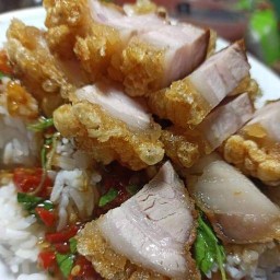 ร้านบารมีพ่อแม่ อร่อยพันล้าน มีสาขาเดียว