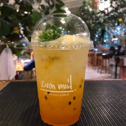 เสาวรส โซดา