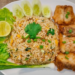 ข้าวผัดปลากระพง