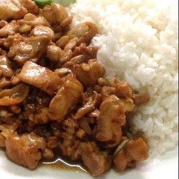 ข้าวไก่ทอดกระเทียม