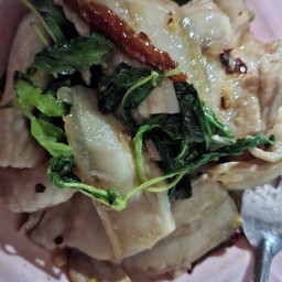 ข้าวราดผัดกะเพราสามชั้นชไล