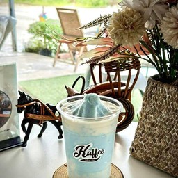 มะพร้าวนมสดอัญชันปั่น