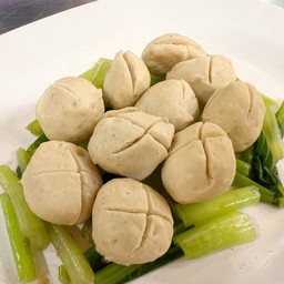 ลูกชิ้นลวก