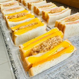 แซนวิสโบราณขนมปังโฮลวีตนะคะ