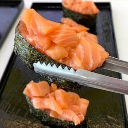 ซูชิแซลมอนสับ