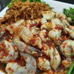 ยำหอยนางรมกุ้งสด