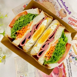 แซนวิชคู่ใหญ่ ไข่ดาว โบโลน่า ชีส