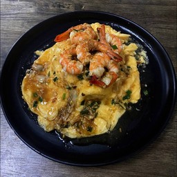 ข้าวหน้าไข่ข้นกุ้งกระเทียม
