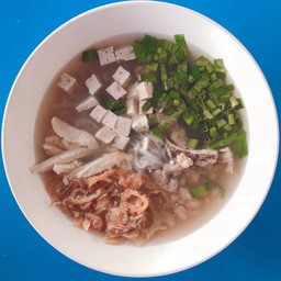 ก๋วยจั๊บญวนพิเศษเครื่อง (ไม่มีไข่)