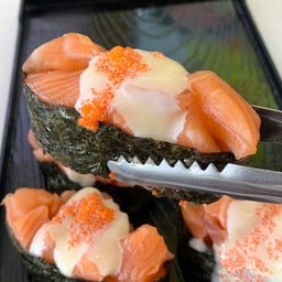 ซูชิแซลมอนสับราดสลัด