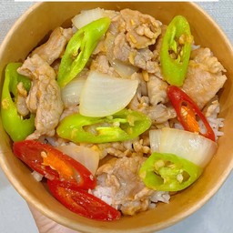 ข้าวราดผัดพริกหยวกหมู