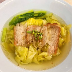 เกี๊ยวน้ำหมูแดง