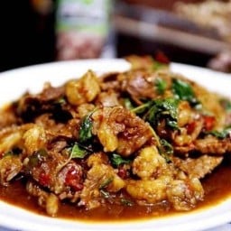 ผัดกะเพรานายโจอร่อยไม่ซ้ำจำสูตรไม่ได้ สาขา1