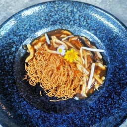 โกยซีหมี่ผัดไก่หมัก