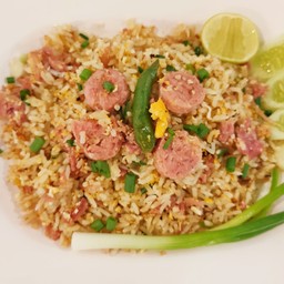 ข้าวผัดแหนม