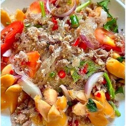 ยำวุ้นเส้น ไส้กรอกหนังกรอบ หมูสับ