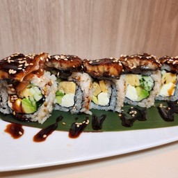 ปลาไหล ครีมชีส อโวคาโด้ ไข่หวาน แตงกวา