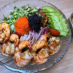 สลัดกุ้งย่าง อโวคาโด้