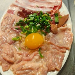 ชุดหมูรวม (เนื้อหมู,ตับ,เซี่ยงจี้,ผักรวม,ไข่)