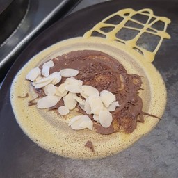 โตเกียว นูเทลล่า-อัลมอนด์ 5 ชิ้น แถม 1ชิ้น