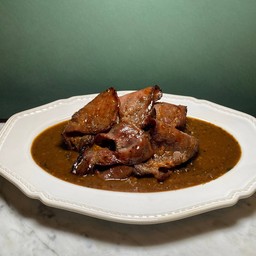 ข้าวแกงกะหรี่ลิ้นวัวย่าง สไลส์