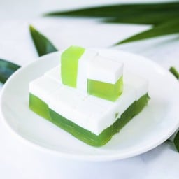 หยกสด ขนมไทยใบเตย ปิ่นเกล้า