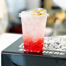 สตอเบอรี่โซดา