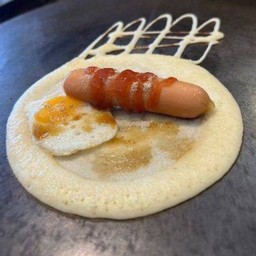 โตเกียว ไข่+ไส้กรอกไก่ 5 ชิ้น แถม 1ชิ้น