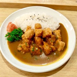 D01-ข้าวหน้าแกงกะหรี่ไก่คาราเกะ