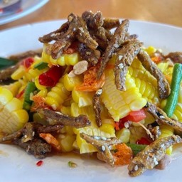 ตำข้าวโพดปลากรอบ