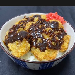 ข้าวหน้าหมูสันในทอดราดซอสมิโซะ