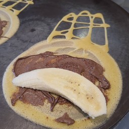 โตเกียว นูเทลล่า-กล้วย 5 ชิ้น แถม 1ชิ้น