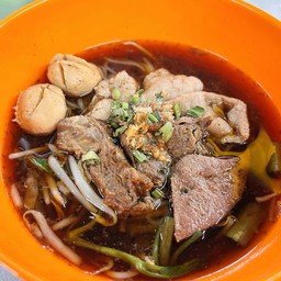 ก๋วยเตี๋ยวหมูตุ๋น