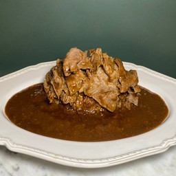 ข้าวแกงกะหรี่หมูคุโรบุตะย่าง สไลส์