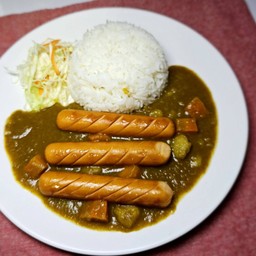 ข้าวหน้าแกงกระหรี่-ไส้กรอก