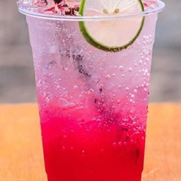 สตอร์เบอรี่อิตาเลียนโซดา