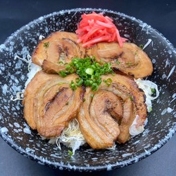 ข้าวหน้าหมูชาชูย่าง