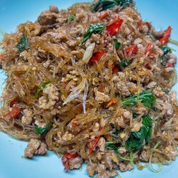 ผัดกะเพราวุ้นเส้น