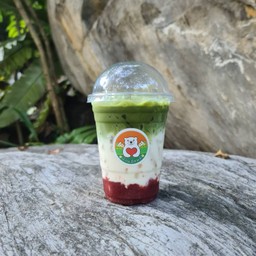 มัทฉะนมสดสตอเบอร์รี่