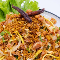 ยำแหนมสด (แหนมสด + หนัง + หมูสับ)