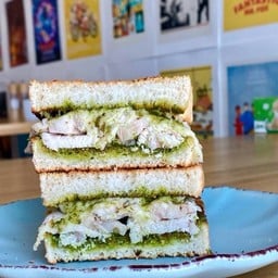 Pesto chicken Sandwich
