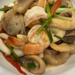 ผัดเห็ดนางฟ้ากุ้งสด