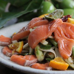 ตำแซลมอนปลาร้าบ๊วยดอง