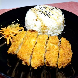 ข้าวหน้าไก่ชุบแป้งทอด