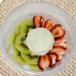 กรีกโยเกิร์ตรสออริจินอล 1สคูป+สตรอว์เบอร์รี่เกาหลีสด+กีวี่