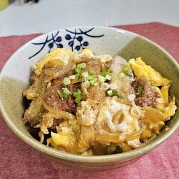 ข้าวหน้าไก่ชุบแป้งทอด+ไข่