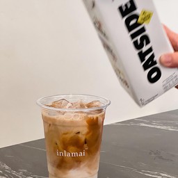 Oat Milk Latte (ลาเต้นมข้าวโอ๊ต)