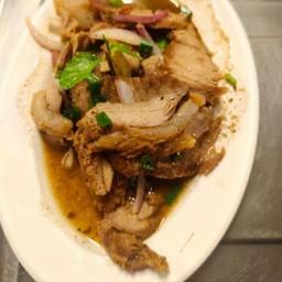 น้ำตกหมู