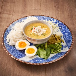 ขนมจีนน้ำยาปูRICE VERMICELLI WITH FISH CURRY SAUCE &CRAB MEAT