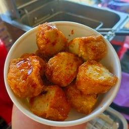 จ๊อท่าฉลอม(หน้าร้านน้ำ OWL CHA) ข้างโรงแรมรีเจ้นท์ลอดจ์